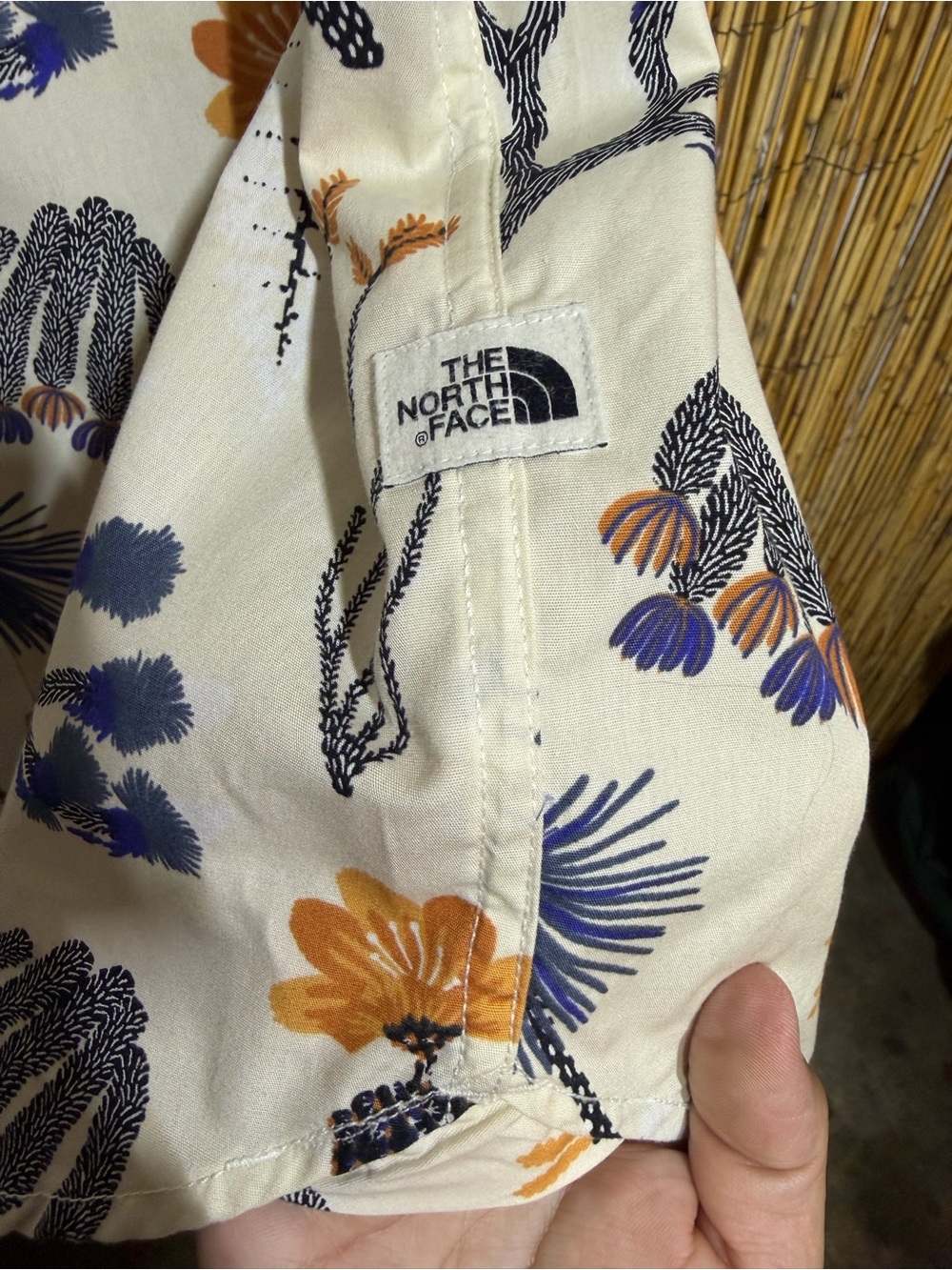 The North Face Men’s XL Short Sleeve Button-Up Desert Print Cotton Shirt - Picture 5 of 13